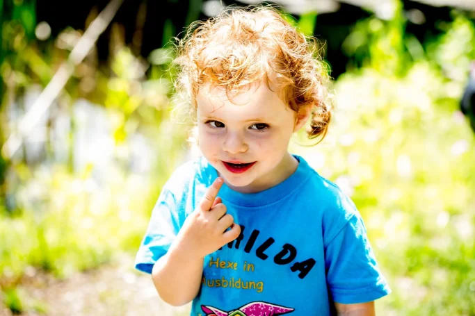 Kindergartenfoto im Freien